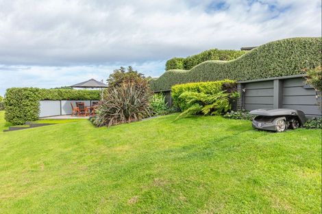 Photo of property in 43 Ohau Terraces, Ohau, Levin, 5570