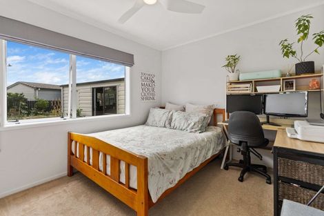 Photo of property in 243 Gravatt Road, Papamoa Beach, Papamoa, 3118