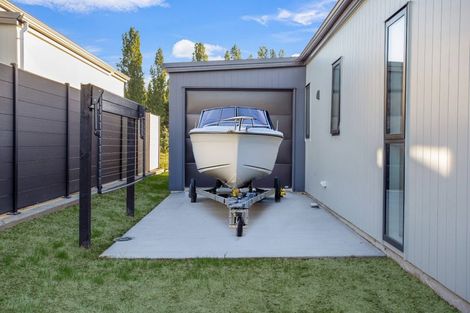 Photo of property in 1 Lamont Place, Waikanae, 5036