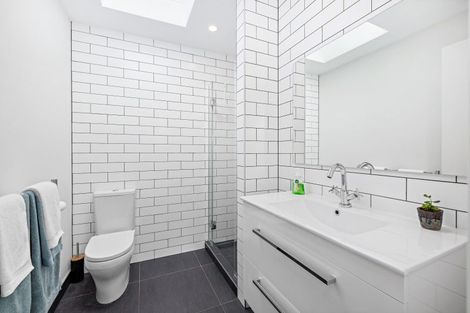 Photo of property in 32 Awanui Crescent, Matakana, 0985