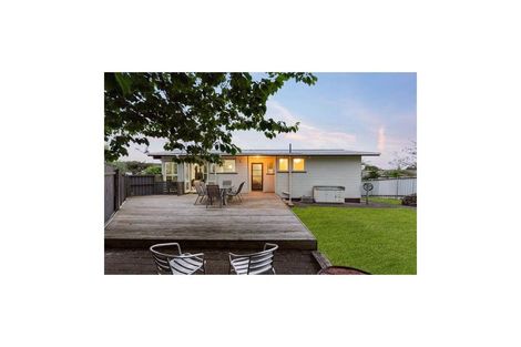 Photo of property in 93 Crawford Avenue, Mangere Bridge, Auckland, 2022