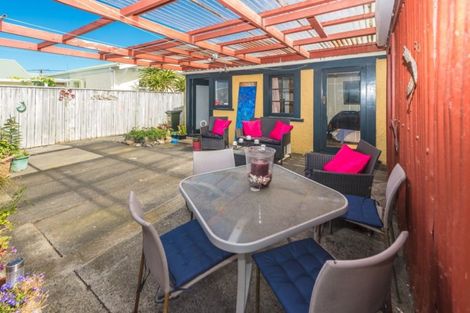 Photo of property in 4 Seafront Road, Castlecliff, Whanganui, 4501