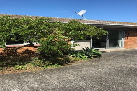 Photo of property in 2/32 Eastern Beach Road, Eastern Beach, Auckland, 2012
