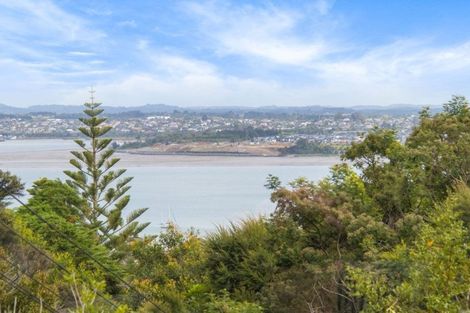 Photo of property in 21 Island Bay Road, Beach Haven, Auckland, 0626