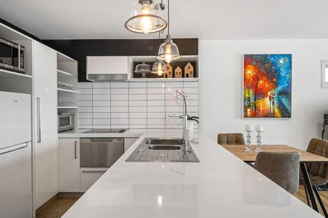 Photo of property in 4/270 Onewa Road, Birkenhead, Auckland, 0626