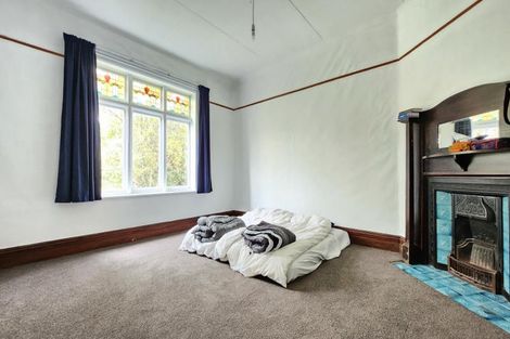 Photo of property in 72 Kelburn Parade, Kelburn, Wellington, 6012