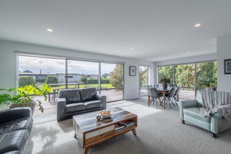 Photo of property in 30 Kakariki Way, Otatara, Invercargill, 9879