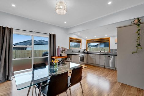 Photo of property in 44 Dorset Avenue, Westown, New Plymouth, 4310