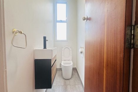 Photo of property in 151 Bleakhouse Road, Mellons Bay, Auckland, 2014