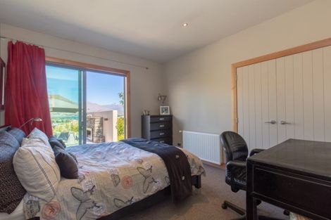 Photo of property in 1 Peak View Ridge, Wanaka, 9305