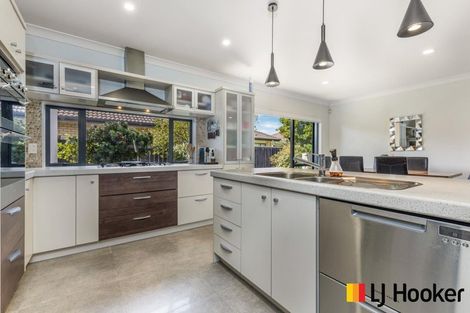 Photo of property in 27 Girvan Terrace, Wattle Downs, Auckland, 2103