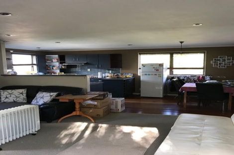 Photo of property in 2/4 Elizabeth Drive, West Harbour, Auckland, 0618