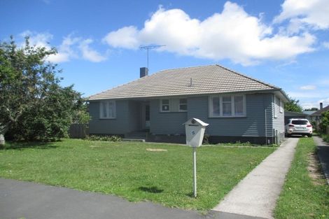 Photo of property in 5 Douglas Crescent, Fairfield, Hamilton, 3214