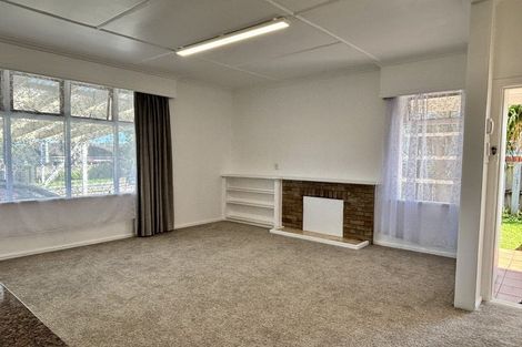 Photo of property in 17 Cambridge Terrace, Papatoetoe, Auckland, 2025