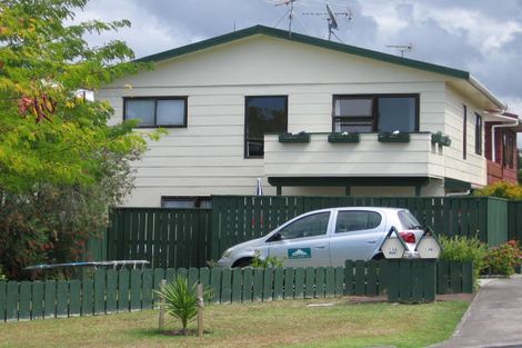 Photo of property in 2/14 Ceramco Place, Torbay, Auckland, 0630