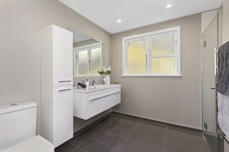 Photo of property in 149 Miromiro Road, Normandale, Lower Hutt, 5010