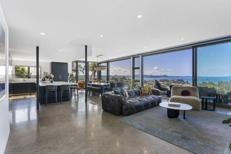 Photo of property in 201 Whangaparaoa Road, Red Beach, 0932