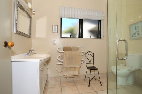 Photo of property in 6 Worsfold Lane, Terrace End, Palmerston North, 4410