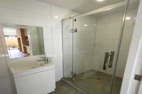 Photo of property in 16 Helena Street, Massey, Auckland, 0614