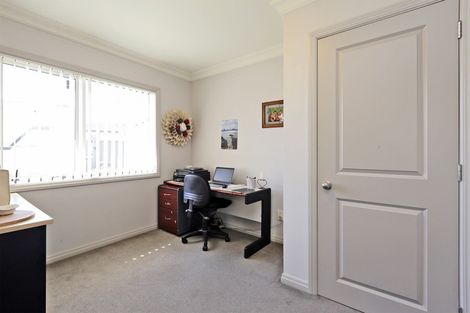 Photo of property in 15 Akaroa Road, Poraiti, Napier, 4112