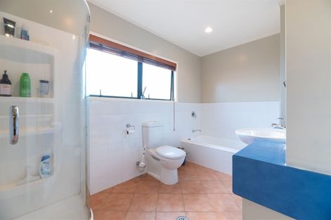 Photo of property in 2/13 Quebec Road, Milford, Auckland, 0620