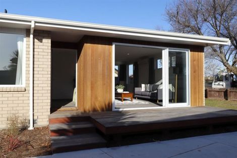 Photo of property in 9 Betula Place, Parklands, Christchurch, 8083