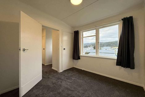 Photo of property in 11 Wainhouse Street, Stokes Valley, Lower Hutt, 5019