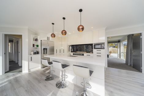 Photo of property in 28 Serenity Crescent, Kelvin Grove, Palmerston North, 4414