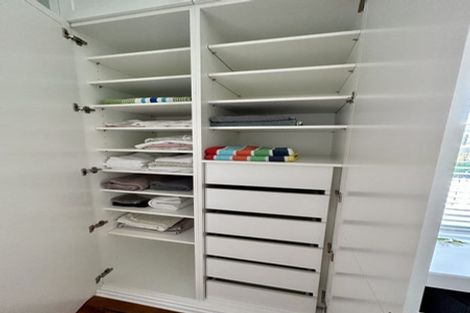 Photo of property in 12 Rixon Grove, Mount Victoria, Wellington, 6011