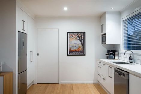 Photo of property in 40 Verran Road, Birkdale, Auckland, 0626