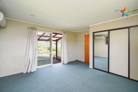 Photo of property in 14 Marine Parade, Bluff, 9814