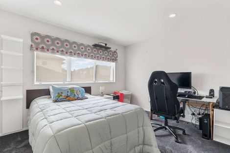 Photo of property in 5 Kouras Place, Flat Bush, Auckland, 2016