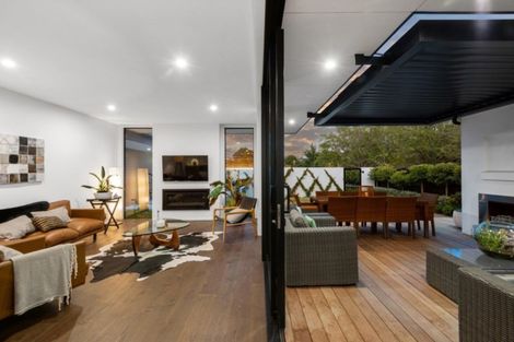 Photo of property in 64 Clyde Road, Ilam, Christchurch, 8041