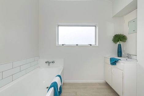 Photo of property in 80 Tararua Road, Levin, 5571