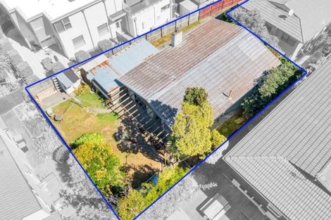 Photo of property in 1/51 Seaview Road, Castor Bay, Auckland, 0620