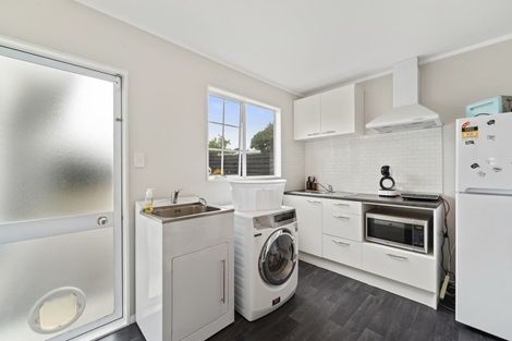 Photo of property in 4 Ingle Avenue, Waipahihi, Taupo, 3330