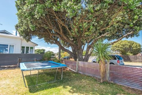 Photo of property in 17 Manuka Street, Castlecliff, Whanganui, 4501
