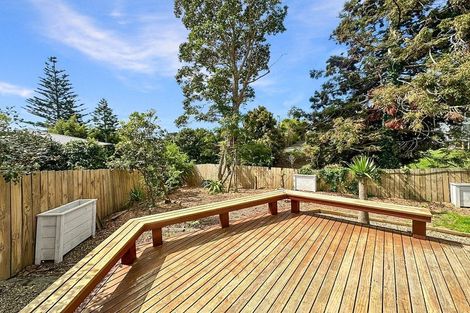 Photo of property in 1/10 Halder Place, Torbay, Auckland, 0632