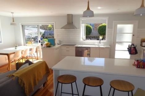 Photo of property in 18 Enderby Drive, Te Atatu Peninsula, Auckland, 0610