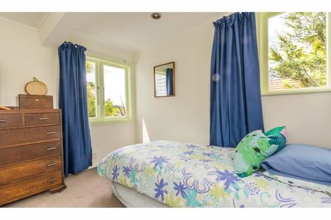 Photo of property in 84 Otitori Bay Road, Titirangi, Auckland, 0604