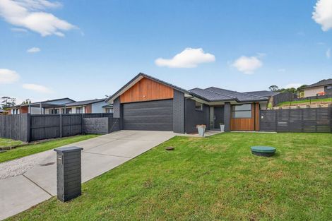 Photo of property in 4 Porokaiwhiri Avenue, Helensville, 0800
