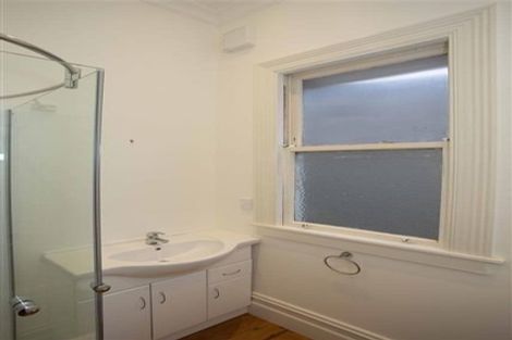 Photo of property in 33 Porritt Avenue, Mount Victoria, Wellington, 6011