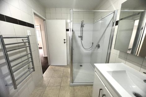 Photo of property in 58 Sunnyside Road, Sunnyvale, Auckland, 0612