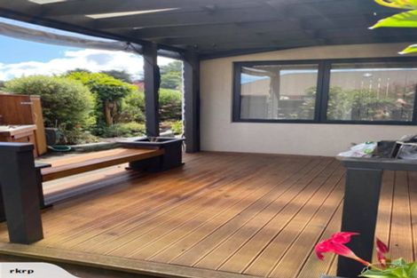 Photo of property in Caversham Park, 2/34 Caversham Road, Westmere, Whanganui, 4501