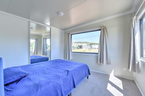 Photo of property in 2 Clifford Street, Clinton, 9534