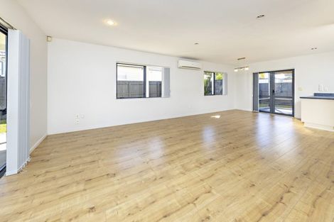 Photo of property in 2 Braeburn Place, Takanini, 2112