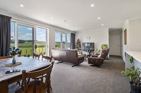 Photo of property in 1968 Kimbolton Road, Kiwitea, Feilding, 4777