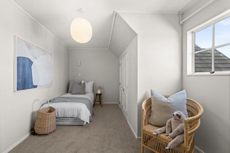 Photo of property in 12 Ewan Place, Taradale, Napier, 4112