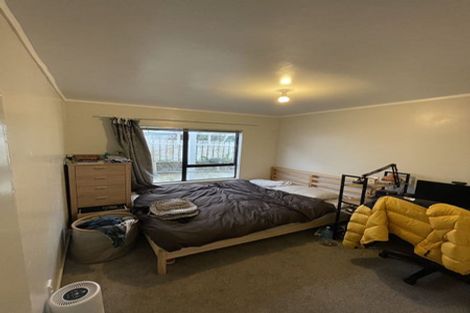 Photo of property in 2/191 Glenfield Road, Hillcrest, Auckland, 0627