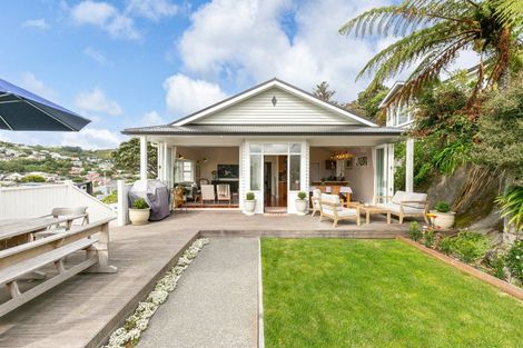 Photo of property in 25 Waikato Street, Island Bay, Wellington, 6023
